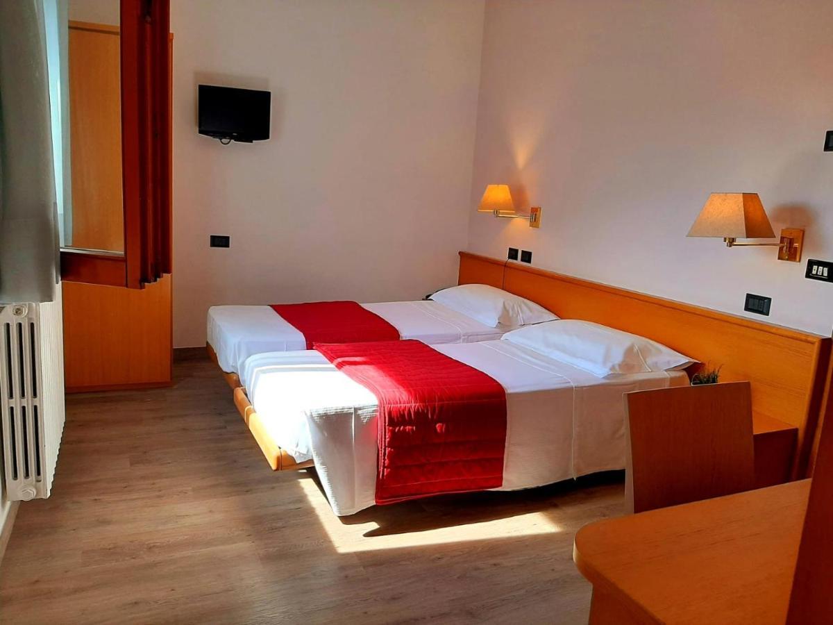 La Ruota Otel Morbegno Dış mekan fotoğraf