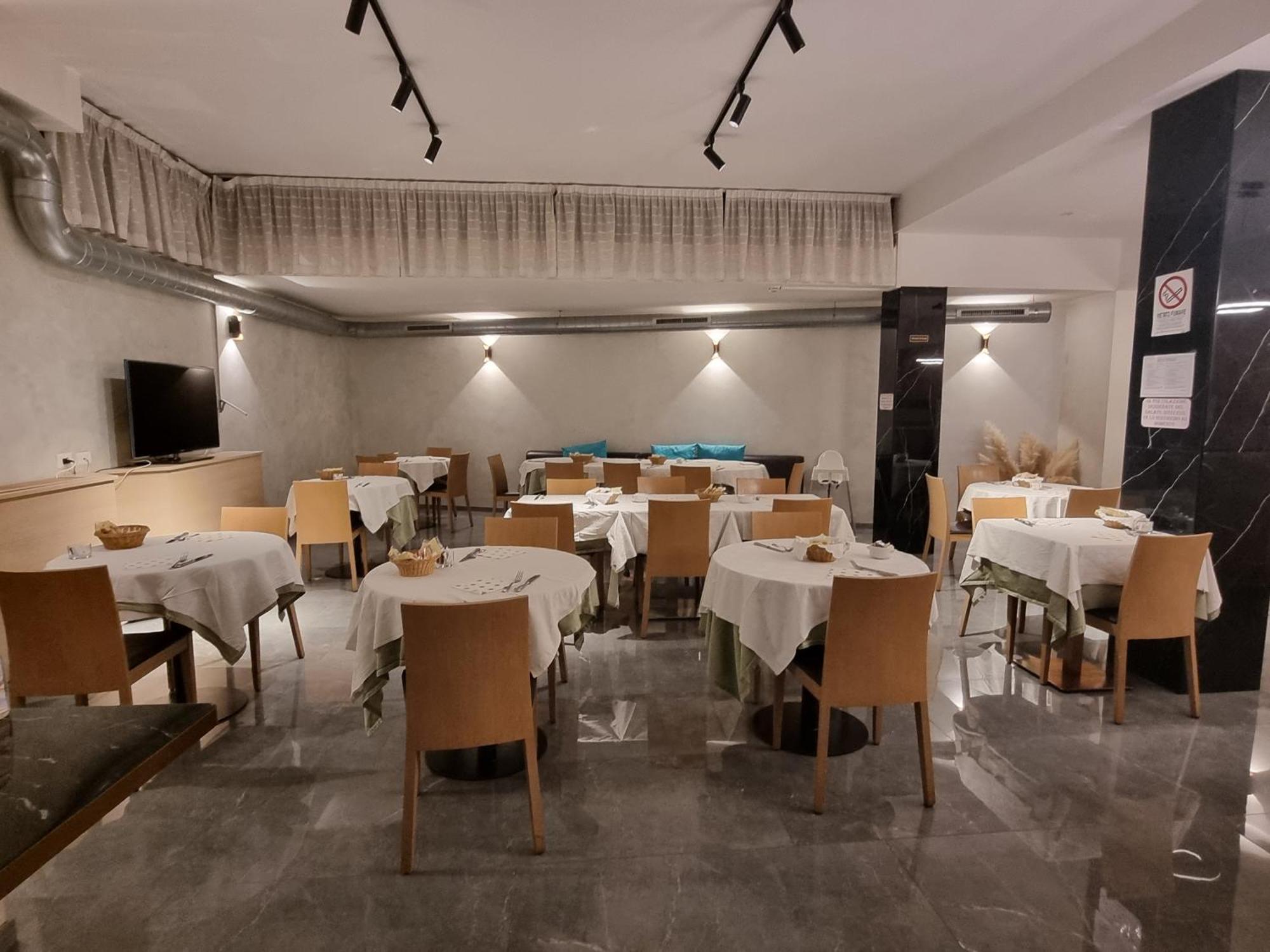 La Ruota Otel Morbegno Dış mekan fotoğraf