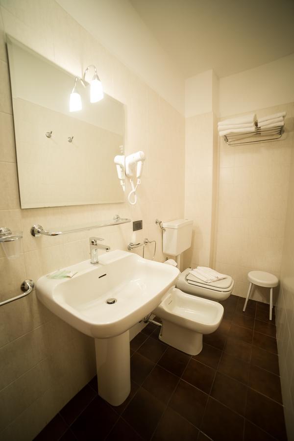 La Ruota Otel Morbegno Dış mekan fotoğraf